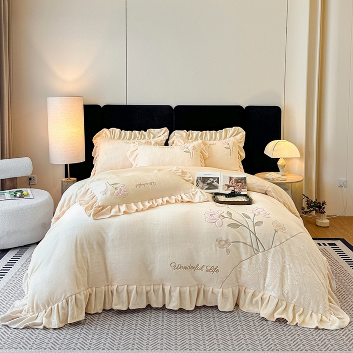 91家纺网 家纺一手货源 找家纺 （总）畅畅家纺 2025新款冬季高端轻奢牛奶绒刺绣花边床单床笠保暖四件套