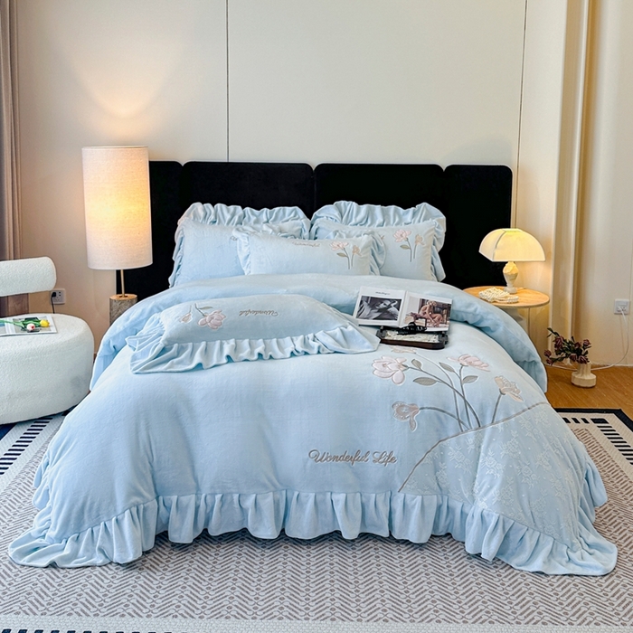 91家纺网 家纺一手货源 找家纺 （总）畅畅家纺 2025新款冬季高端轻奢牛奶绒刺绣花边床单床笠保暖四件套