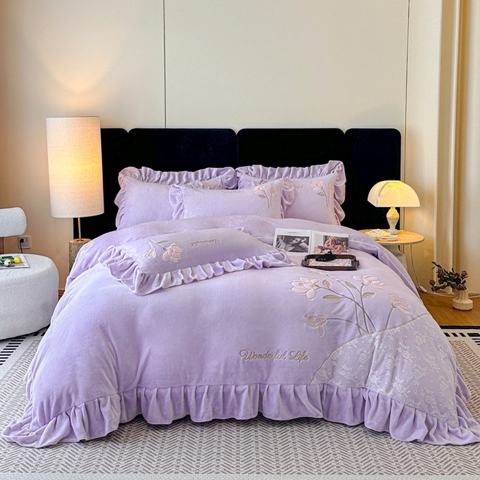 91家纺网 家纺一手货源 找家纺 （总）畅畅家纺 2025新款冬季高端轻奢牛奶绒刺绣花边床单床笠保暖四件套