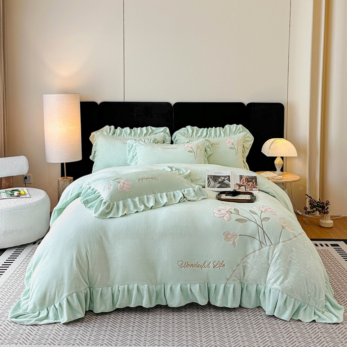 91家纺网 家纺一手货源 找家纺 （总）畅畅家纺 2025新款冬季高端轻奢牛奶绒刺绣花边床单床笠保暖四件套