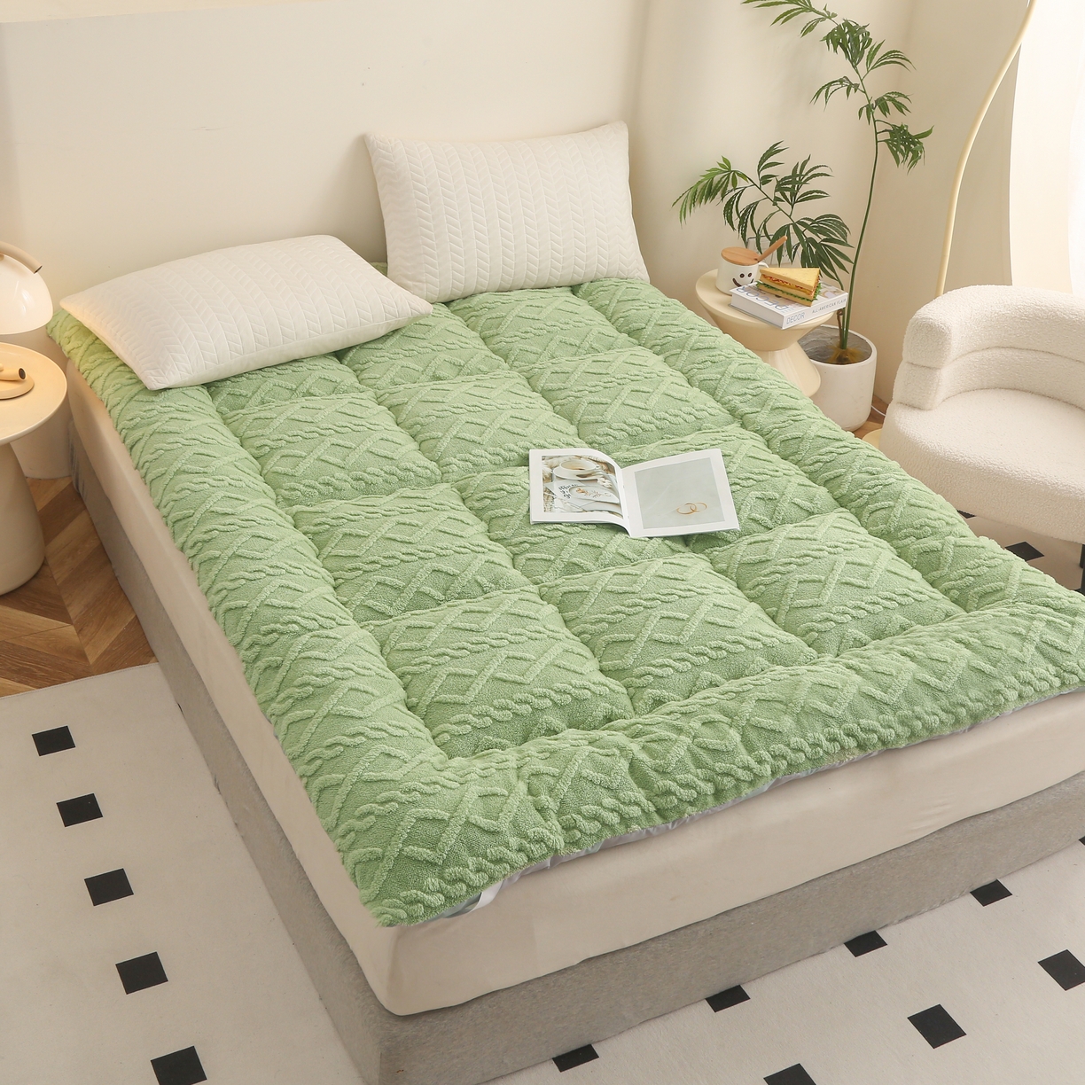 91家纺网 家纺一手货源 找家纺 承柔家纺 2025新款牛奶绒塔芙绒床垫 绿色
