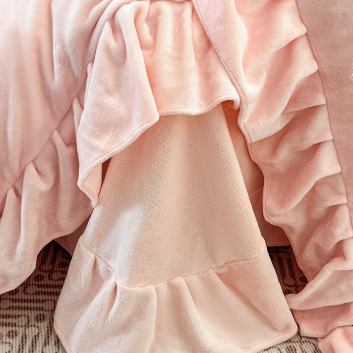 91家纺网 家纺一手货源 找家纺 畅畅家纺 2025新款冬季高端轻奢牛奶绒刺绣花边床单床笠保暖四件套 挚爱-樱花粉