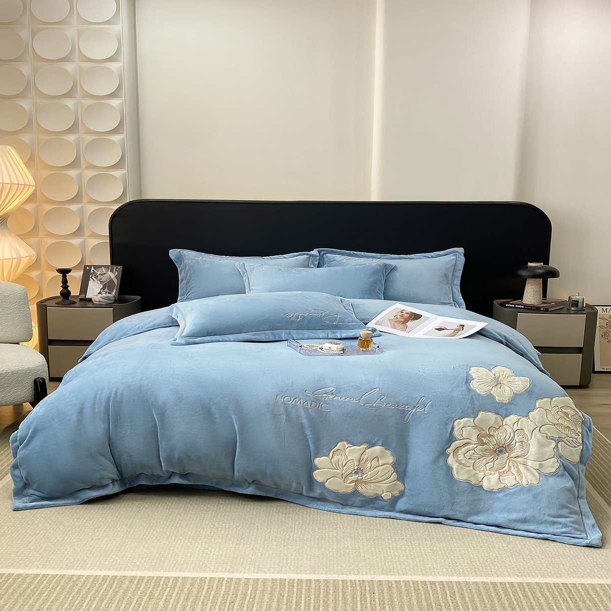 悦织湾家纺 2025新款9斤重牛奶绒四件套纯色贴布绣人件富贵系列240克重高密保暖轻奢时尚床上用品4件套 人间富贵-草蓝