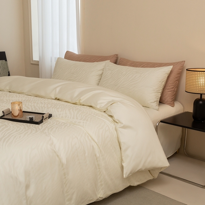 91家纺网 家纺一手货源 找家纺 （总）ONE TWO ONE 121 2025新款高支高密长绒棉纯棉贡缎提花四件套-斑马纹