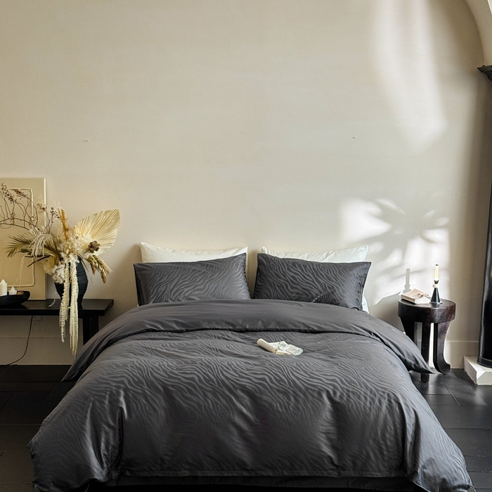 91家纺网 家纺一手货源 找家纺 （总）ONE TWO ONE 121 2025新款高支高密长绒棉纯棉贡缎提花四件套-斑马纹