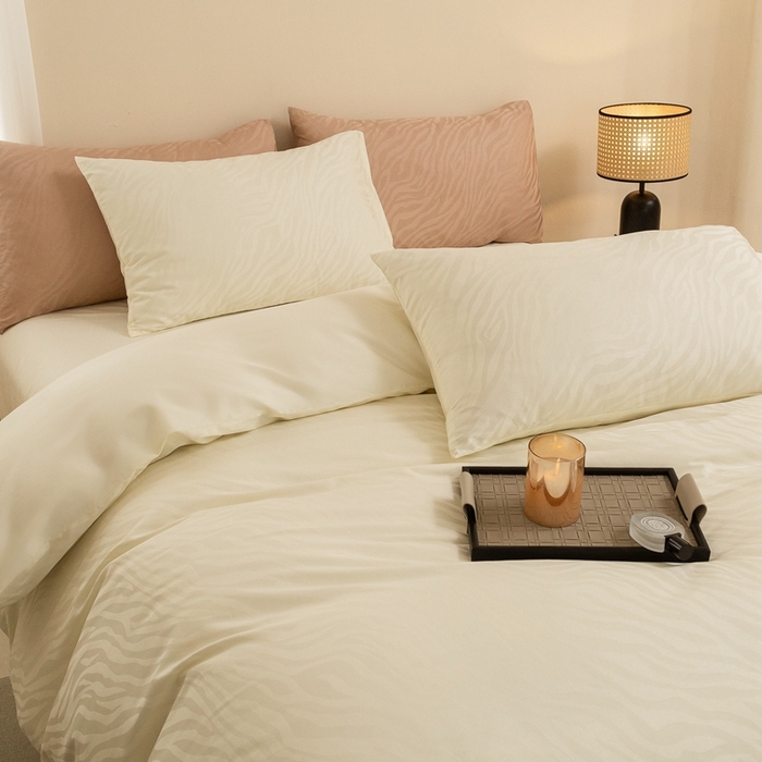 91家纺网 家纺一手货源 找家纺 ONE TWO ONE 121 2025新款高支高密长绒棉纯棉贡缎提花四件套-斑马纹 牛津白