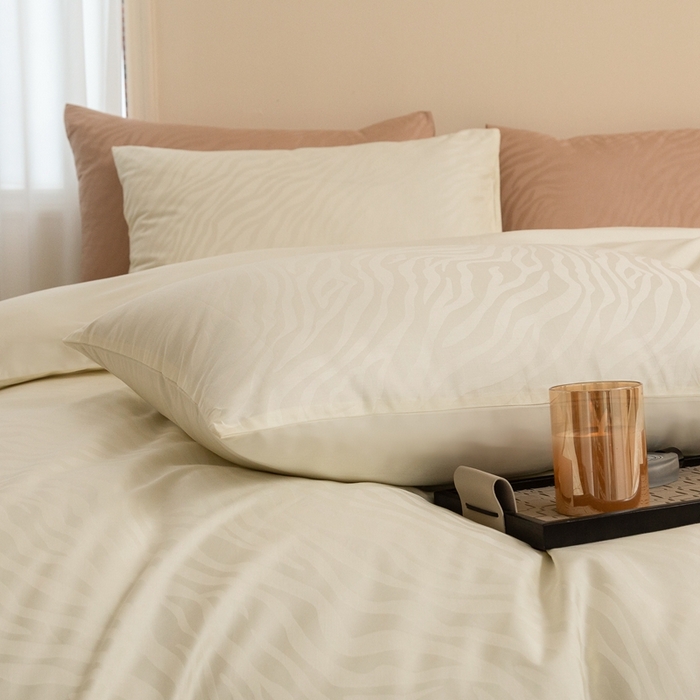 91家纺网 家纺一手货源 找家纺 ONE TWO ONE 121 2025新款高支高密长绒棉纯棉贡缎提花四件套-斑马纹 牛津白