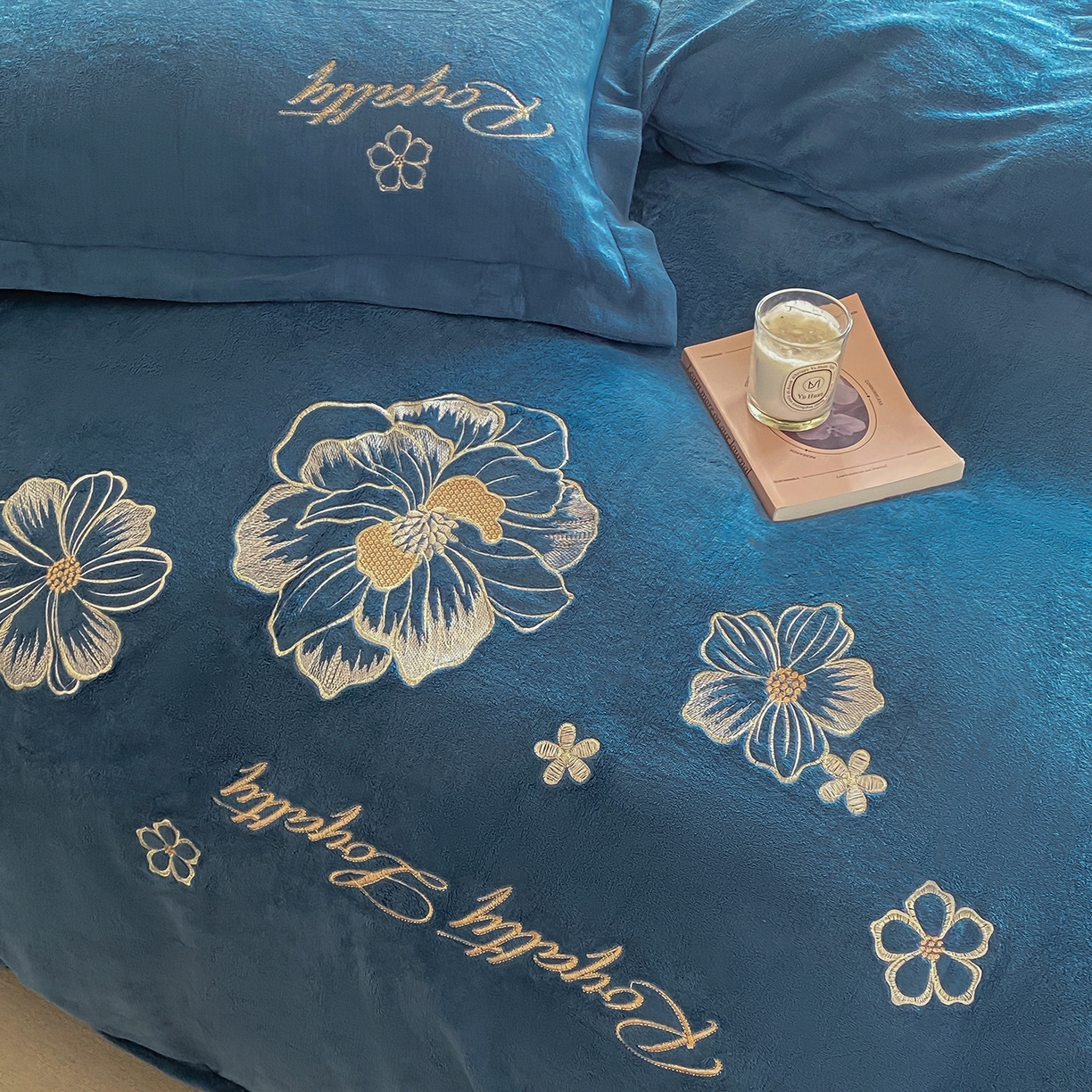 91家纺网 家纺一手货源 找家纺 （总）悦织湾家纺 2025新款绣花200克重牛奶绒四件套刺绣3.5万针7斤重高密加厚保暖跨境专供外贸出口电商热销款