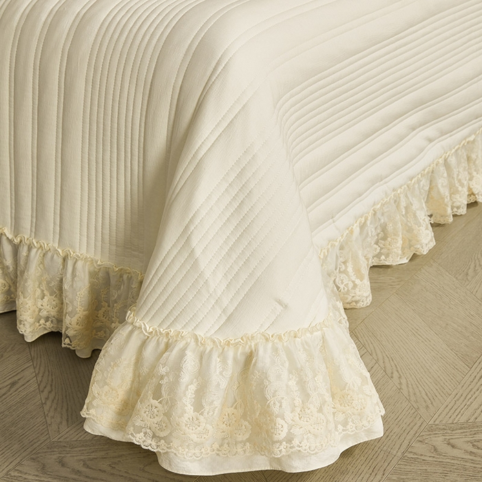 91家纺网 家纺一手货源 找家纺  鼎丰家纺 2025新款法式浪漫花边皱皱纱床盖四件套 蔷薇-牛奶白