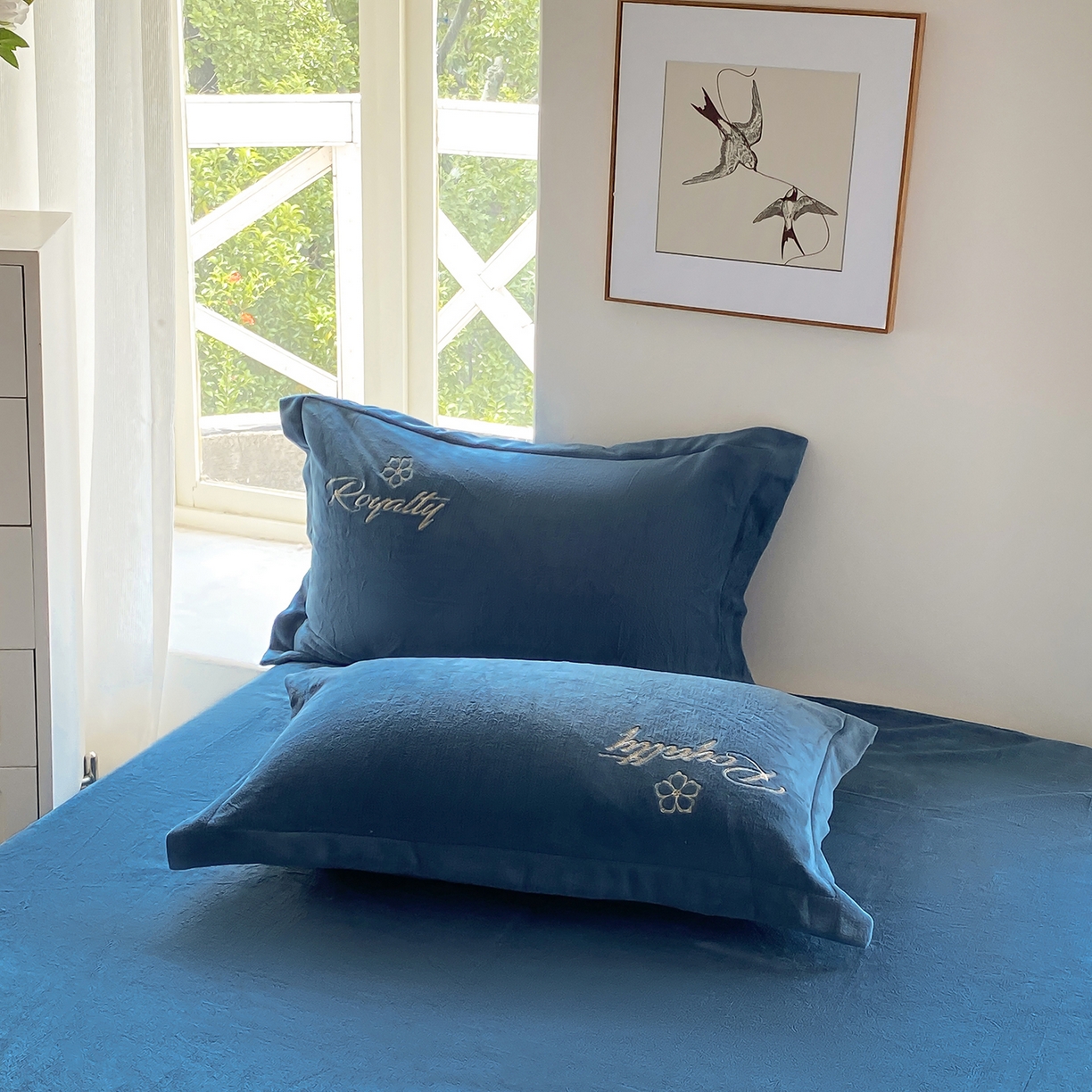 91家纺网 家纺一手货源 找家纺 （总）悦织湾家纺 2025新款绣花200克重牛奶绒四件套刺绣3.5万针7斤重高密加厚保暖跨境专供外贸出口电商热销款