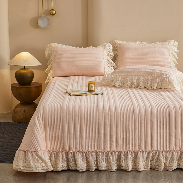 91家纺网 家纺一手货源 找家纺  鼎丰家纺 2025新款法式浪漫花边皱皱纱床盖四件套 蔷薇-桃花粉