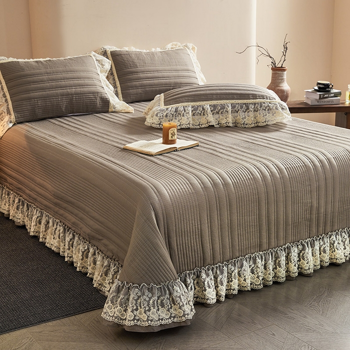 91家纺网 家纺一手货源 找家纺  鼎丰家纺 2025新款法式浪漫花边皱皱纱床盖四件套 蔷薇-云雾灰