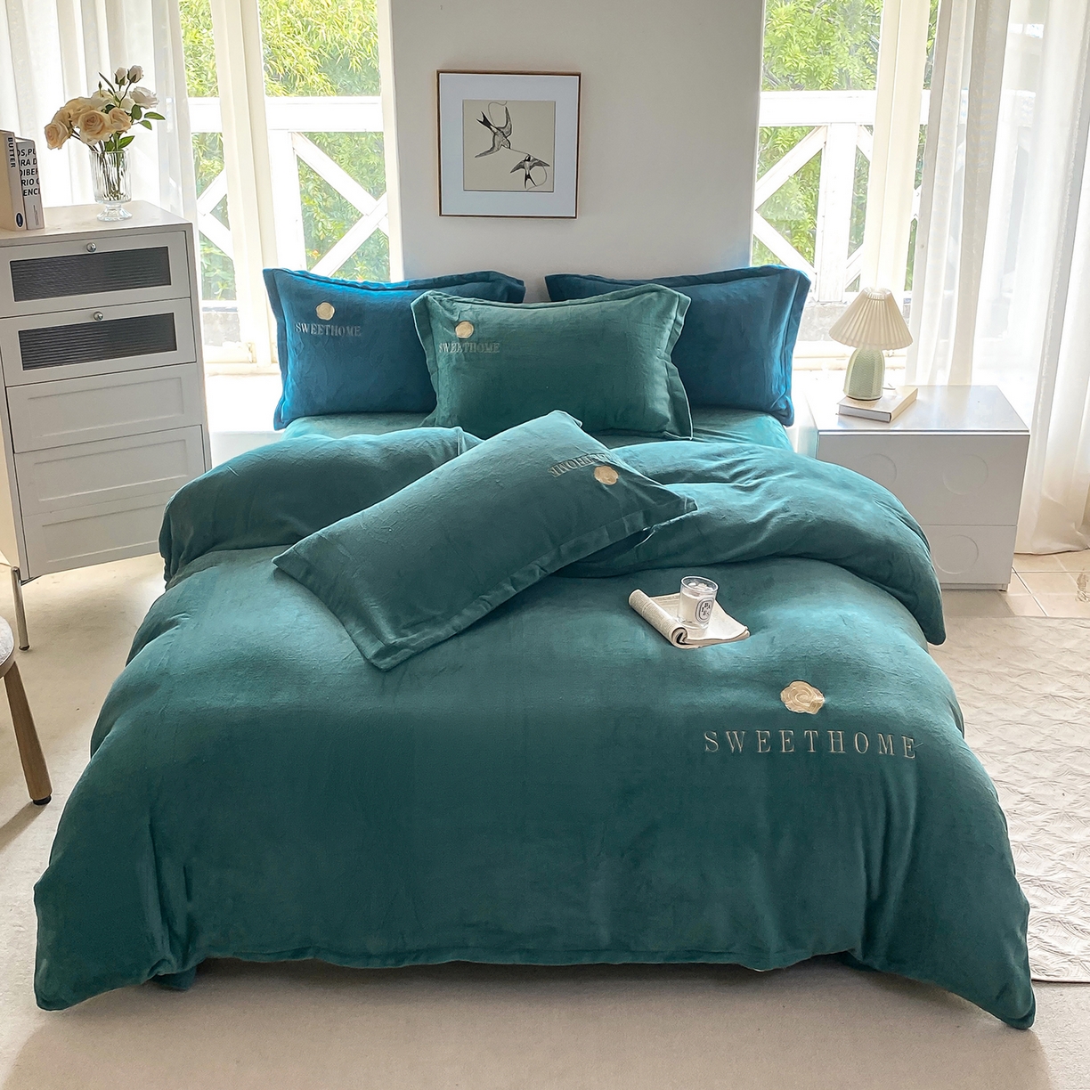 91家纺网 家纺一手货源 找家纺 （总）悦织湾家纺 2025新款绣花200克重牛奶绒四件套刺绣3.5万针7斤重高密加厚保暖跨境专供外贸出口电商热销款