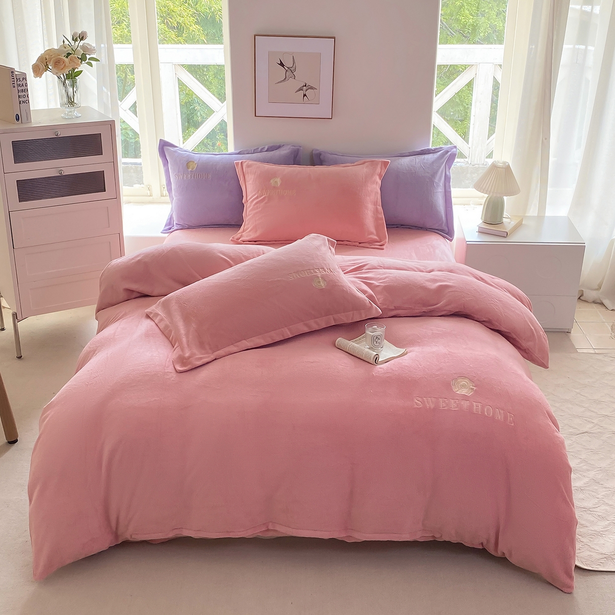 91家纺网 家纺一手货源 找家纺 （总）悦织湾家纺 2025新款绣花200克重牛奶绒四件套刺绣3.5万针7斤重高密加厚保暖跨境专供外贸出口电商热销款