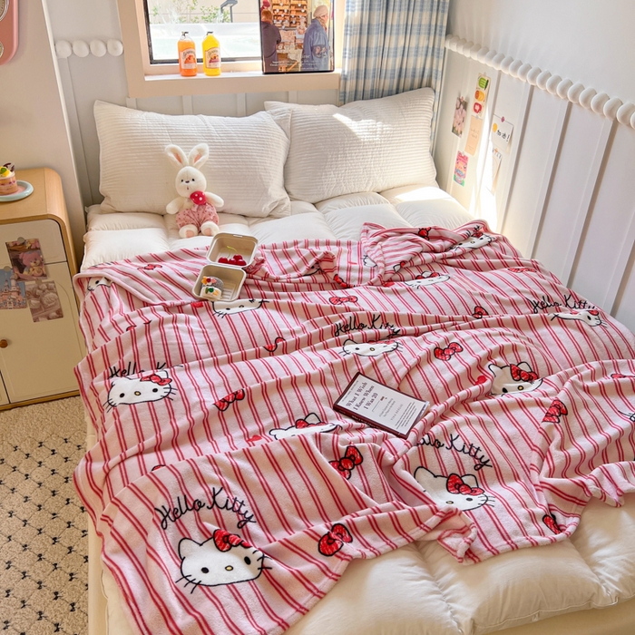 91家纺网 家纺一手货源 找家纺 妖妖家纺 2025新款正版三丽鸥双面印花牛奶绒多功能四季款毛毯空调毯 高贵KT猫