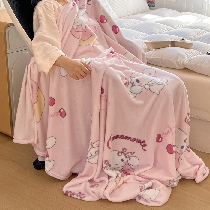 91家纺网 家纺一手货源 找家纺 妖妖家纺 2025新款正版三丽鸥双面印花牛奶绒多功能四季款毛毯空调毯 可爱玉桂狗