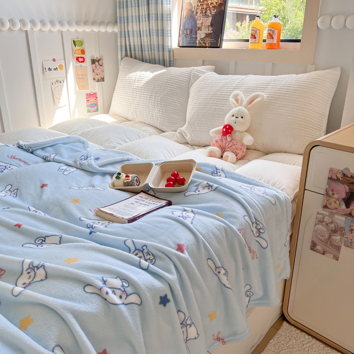 91家纺网 家纺一手货源 找家纺 妖妖家纺 2025新款正版三丽鸥双面印花牛奶绒多功能四季款毛毯空调毯 星星玉桂狗