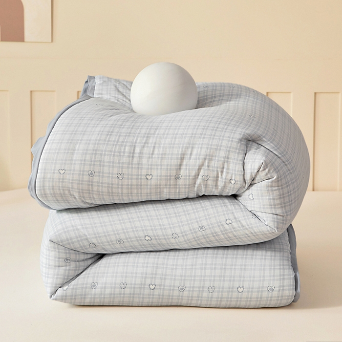 91家纺网 家纺一手货源 找家纺 亿莱鑫 2025新款水洗贝贝棉养肤被子被芯春秋被冬被 爱心点点