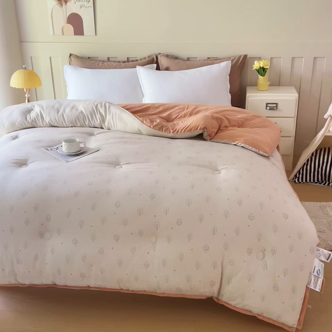 91家纺网 家纺一手货源 找家纺 亿莱鑫 2025新款水洗贝贝棉养肤被子被芯春秋被冬被 小森林