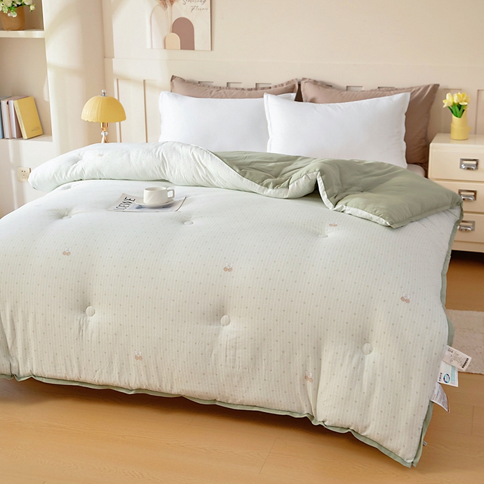 91家纺网 家纺一手货源 找家纺 亿莱鑫 2025新款水洗贝贝棉养肤被子被芯春秋被冬被 樱桃蝴蝶结