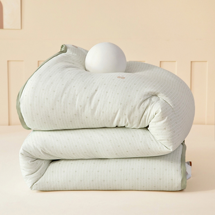 91家纺网 家纺一手货源 找家纺 亿莱鑫 2025新款水洗贝贝棉养肤被子被芯春秋被冬被 樱桃蝴蝶结