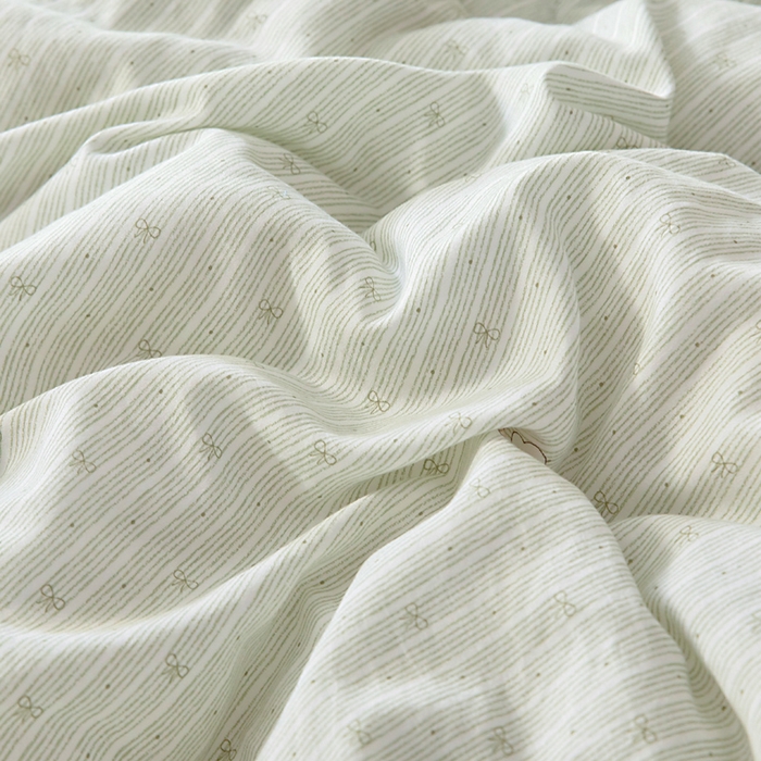 91家纺网 家纺一手货源 找家纺 亿莱鑫 2025新款水洗贝贝棉养肤被子被芯春秋被冬被 樱桃蝴蝶结