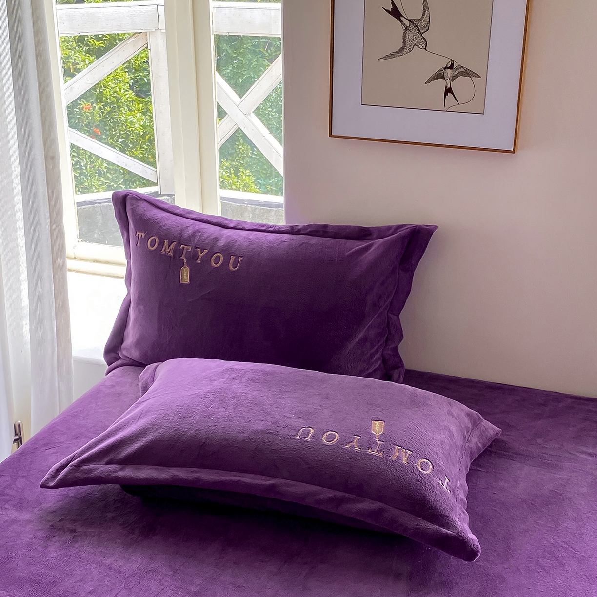 91家纺网 家纺一手货源 找家纺 悦织湾家纺 2025新款绣花200克重牛奶绒四件套刺绣3.5万针7斤重高密加厚保暖跨境专供外贸出口电商热销款 玫瑰-紫