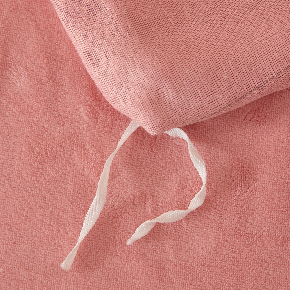 91家纺网 家纺一手货源 找家纺 悦织湾家纺 2025新款绣花200克重牛奶绒四件套刺绣3.5万针7斤重高密加厚保暖跨境专供外贸出口电商热销款 山茶花-公主粉