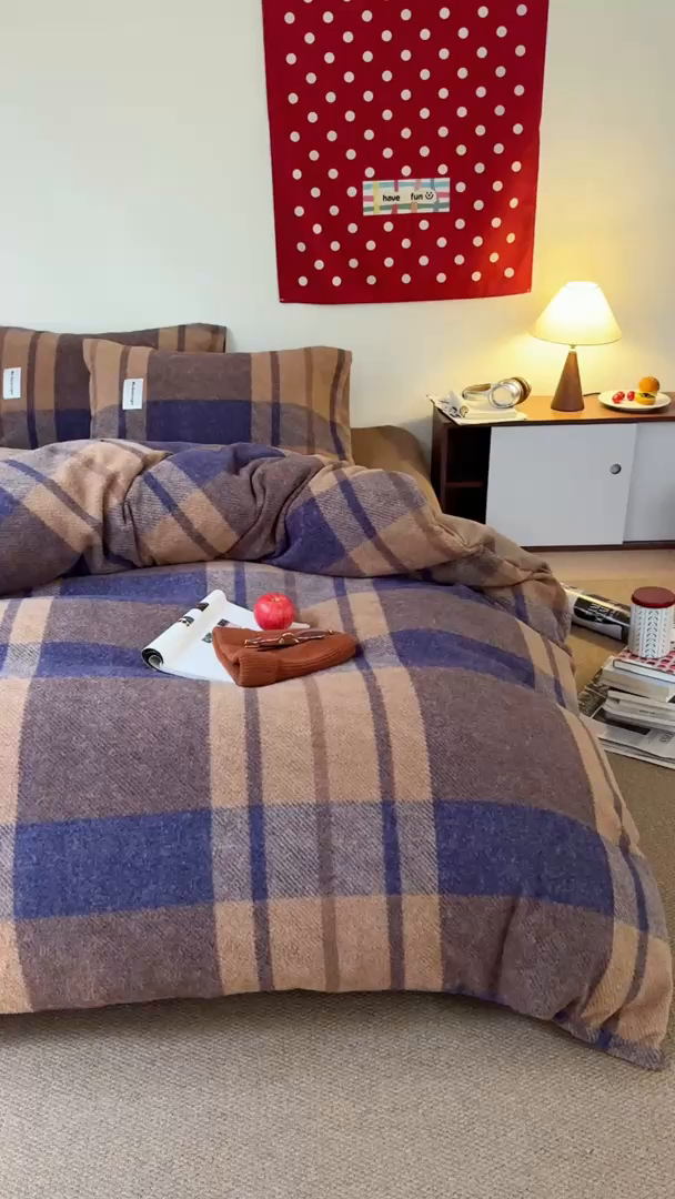 91家纺网 家纺一手货源 找家纺 （总）蜜宿 2025新款仿羊绒牛奶绒四件套-格纹款