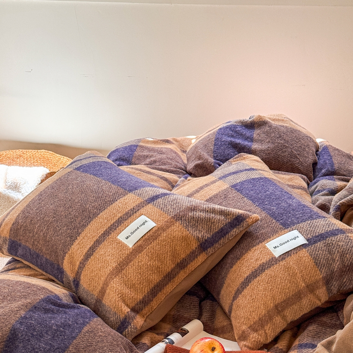 91家纺网 家纺一手货源 找家纺 （总）蜜宿 2025新款仿羊绒牛奶绒四件套-格纹款