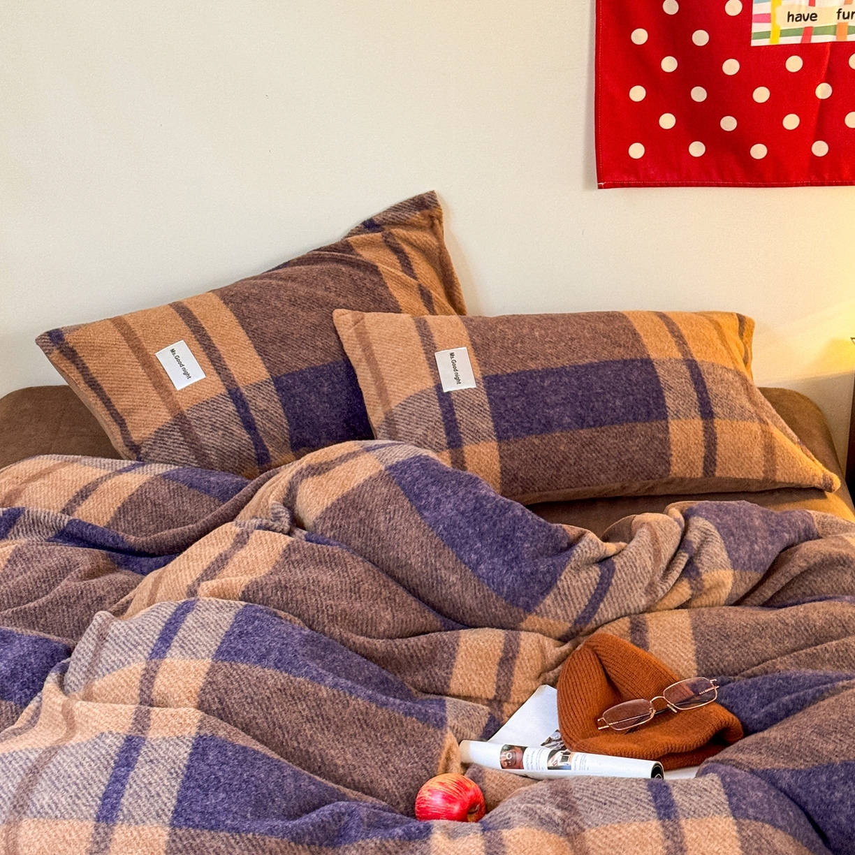 91家纺网 家纺一手货源 找家纺 （总）蜜宿 2025新款仿羊绒牛奶绒四件套-格纹款