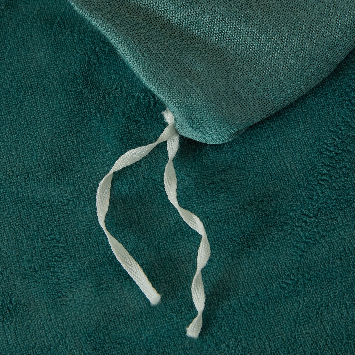 91家纺网 家纺一手货源 找家纺 悦织湾家纺 2025新款绣花200克重牛奶绒四件套刺绣3.5万针7斤重高密加厚保暖跨境专供外贸出口电商热销款 山茶花-孔雀绿