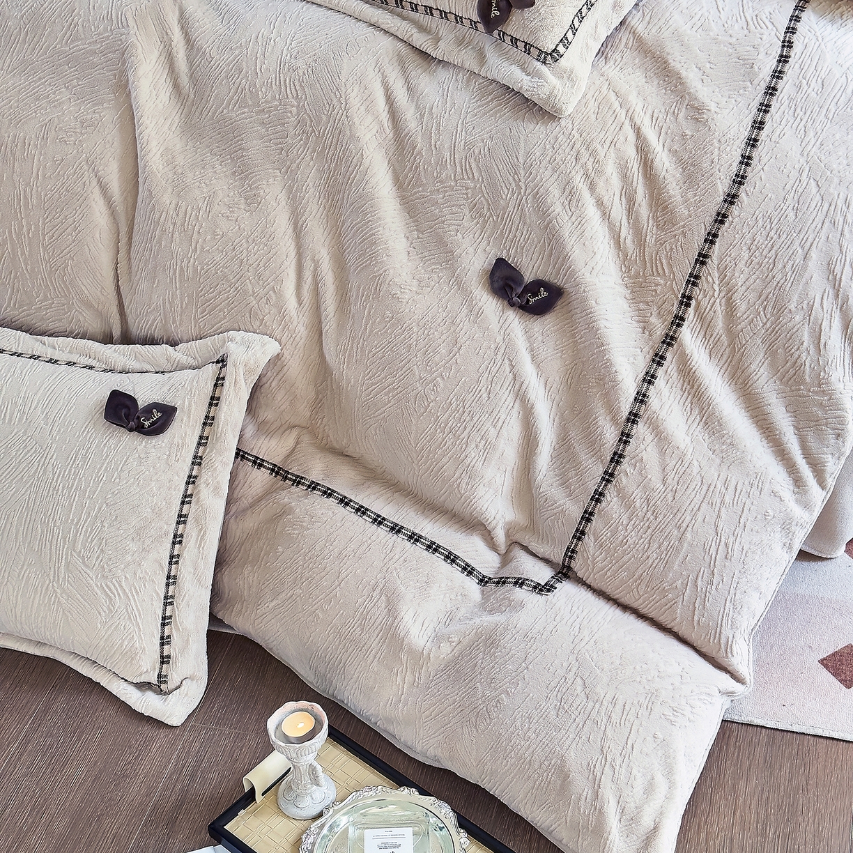 91家纺网 家纺一手货源 找家纺 北纬27度 2025新款极简小轻奢牛奶绒四件套-烟雨星云 烟雨星云-奶咖