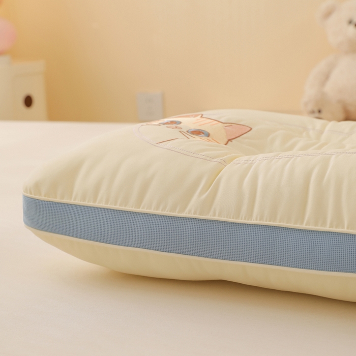 91家纺网 家纺一手货源 找家纺 （总）锦鲤枕芯 2025新款新品亲肤舒适云感超柔软朵喵喵幼儿园儿童学生成人定型低枕头枕芯