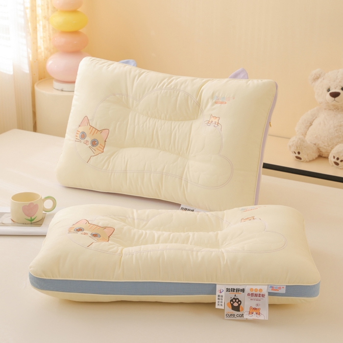 91家纺网 家纺一手货源 找家纺 （总）锦鲤枕芯 2025新款新品亲肤舒适云感超柔软朵喵喵幼儿园儿童学生成人定型低枕头枕芯