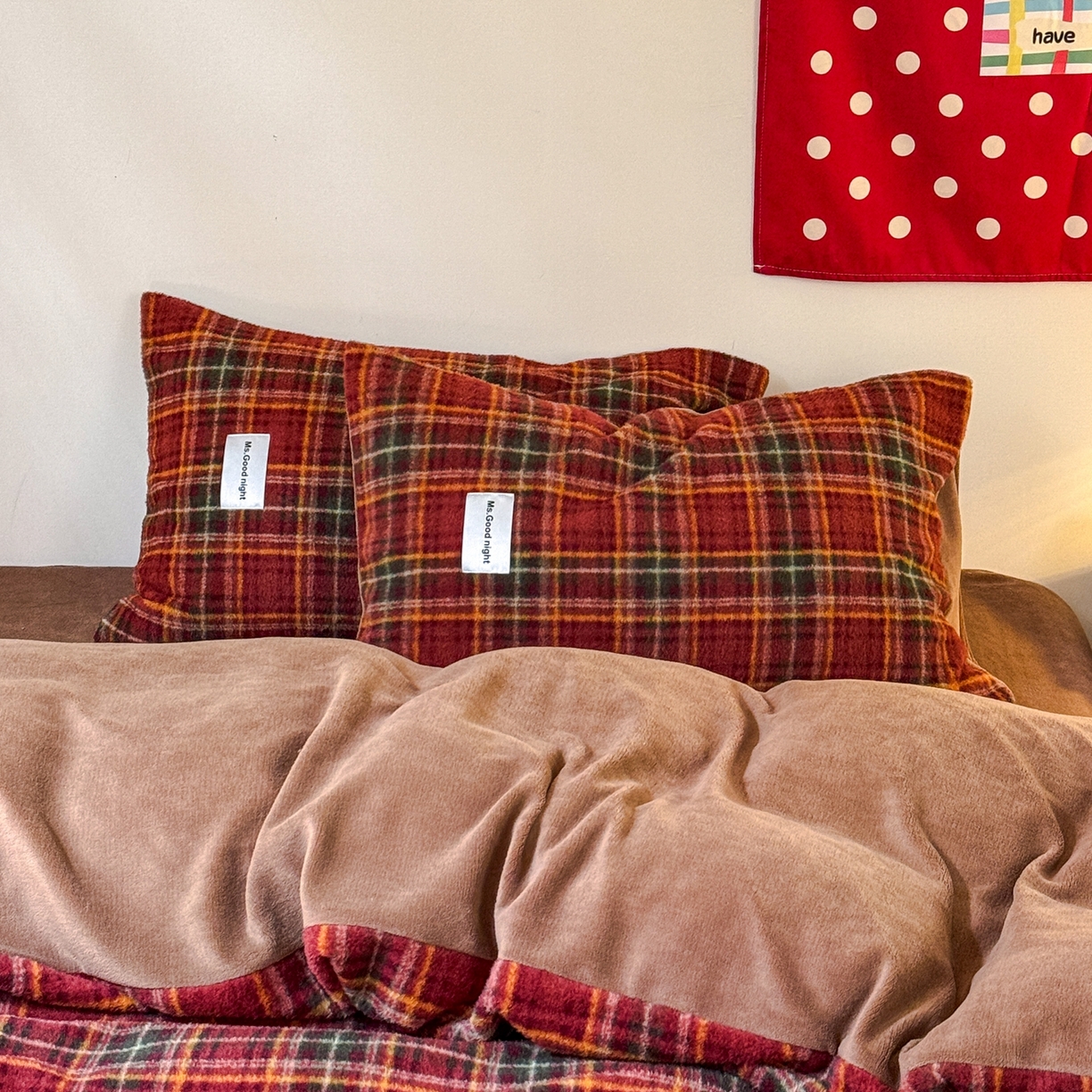 91家纺网 家纺一手货源 找家纺 蜜宿 2025新款仿羊绒牛奶绒四件套-格纹款 栗绒焦糖