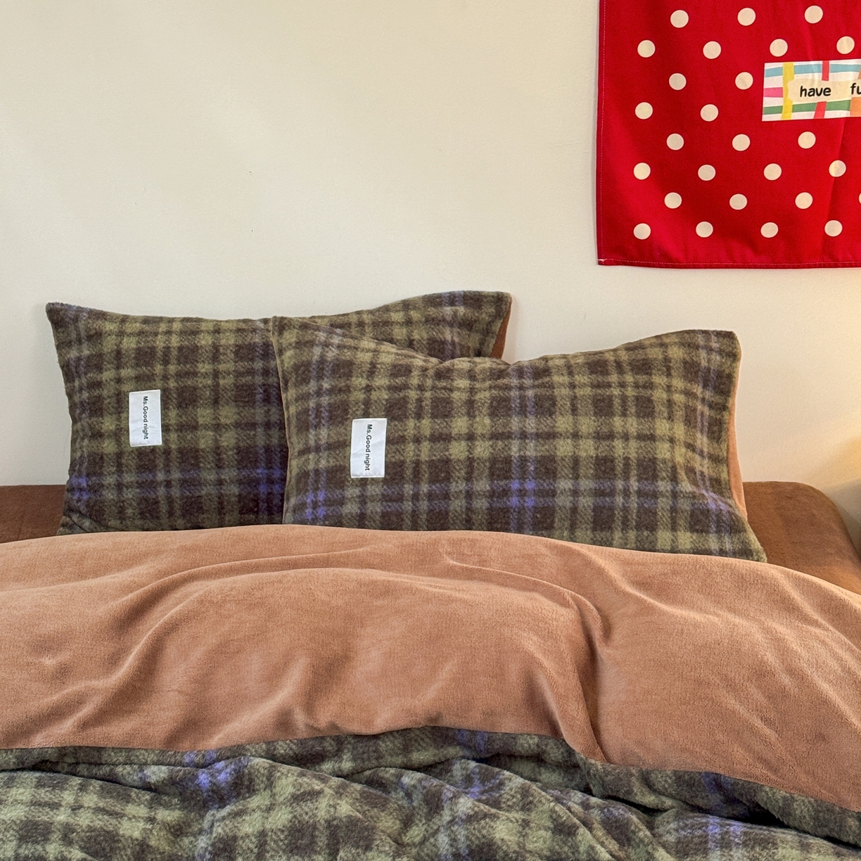 91家纺网 家纺一手货源 找家纺 蜜宿 2025新款仿羊绒牛奶绒四件套-格纹款 奇幻森林