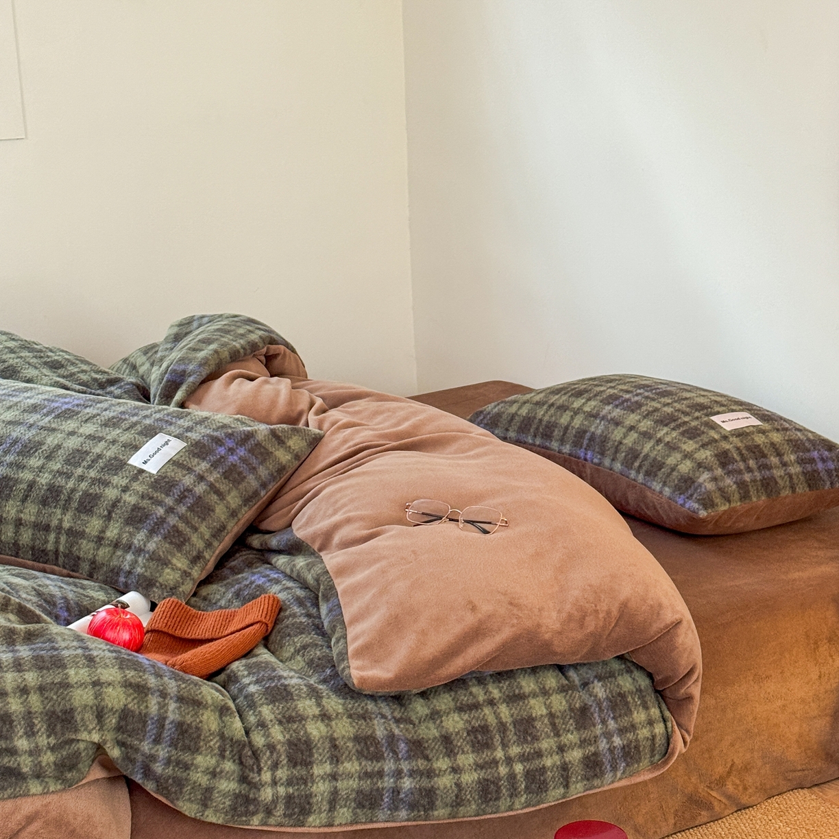 91家纺网 家纺一手货源 找家纺 蜜宿 2025新款仿羊绒牛奶绒四件套-格纹款 奇幻森林