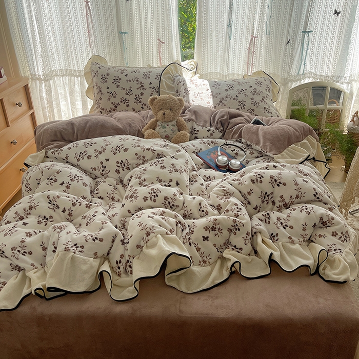 91家纺网 家纺一手货源 找家纺 （总）桃子家居 2025新款A类法式复古碎花牛奶绒韩版花边工艺加厚牛奶绒四件套