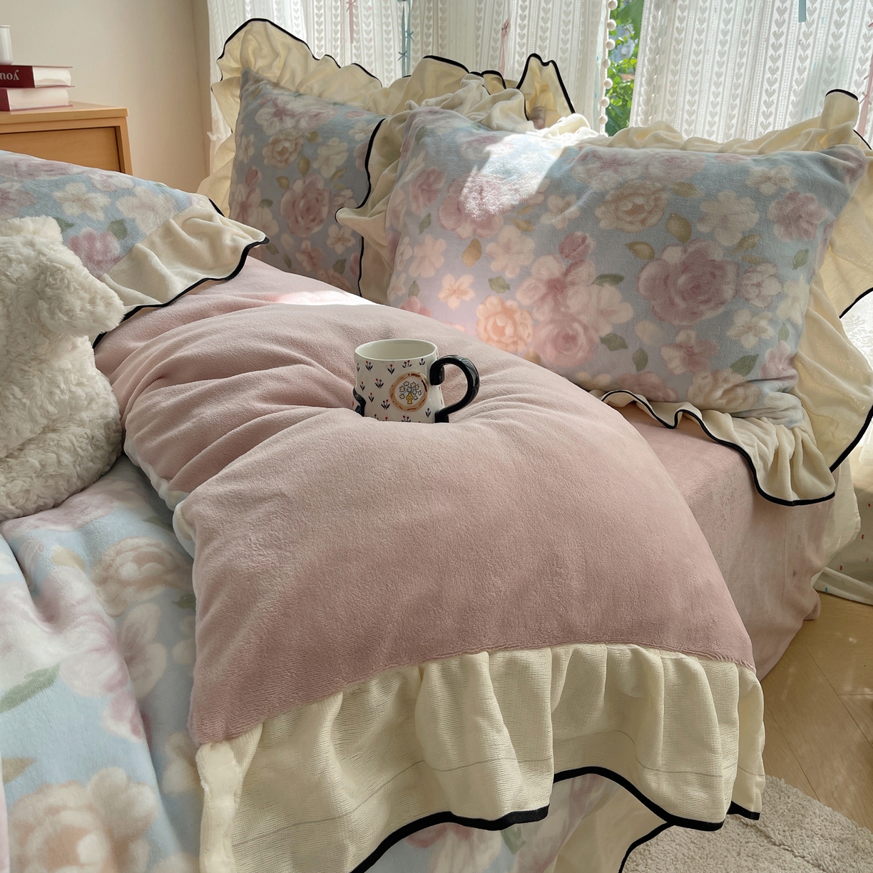 91家纺网 家纺一手货源 找家纺 （总）桃子家居 2025新款A类法式复古碎花牛奶绒韩版花边工艺加厚牛奶绒四件套