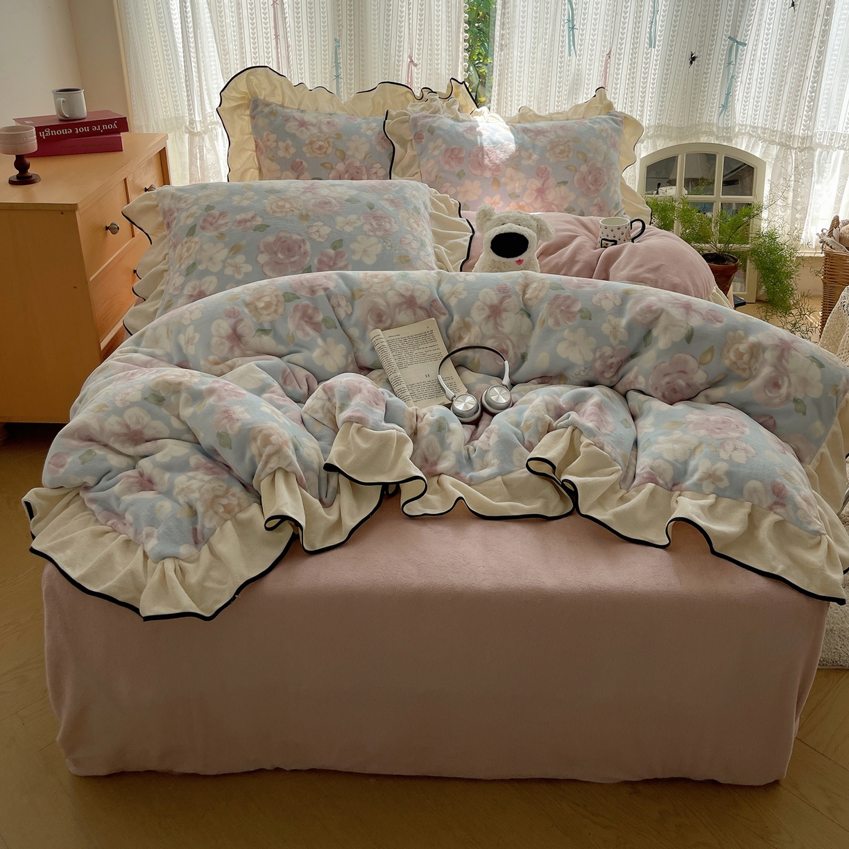 91家纺网 家纺一手货源 找家纺 （总）桃子家居 2025新款A类法式复古碎花牛奶绒韩版花边工艺加厚牛奶绒四件套