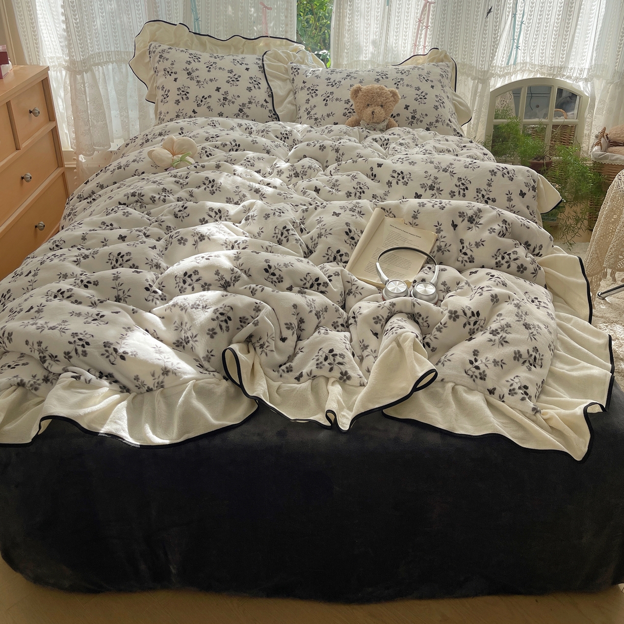 91家纺网 家纺一手货源 找家纺 （总）桃子家居 2025新款A类法式复古碎花牛奶绒韩版花边工艺加厚牛奶绒四件套