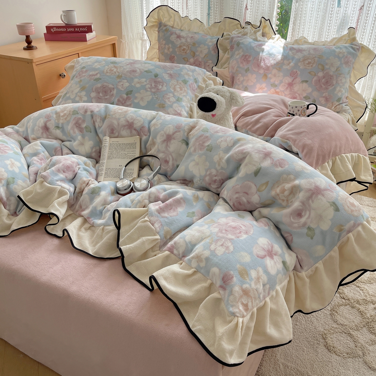 91家纺网 家纺一手货源 找家纺 （总）桃子家居 2025新款A类法式复古碎花牛奶绒韩版花边工艺加厚牛奶绒四件套