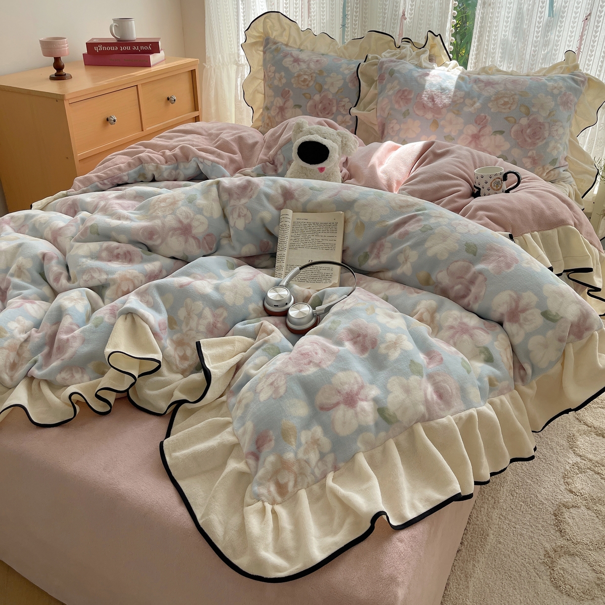 91家纺网 家纺一手货源 找家纺 （总）桃子家居 2025新款A类法式复古碎花牛奶绒韩版花边工艺加厚牛奶绒四件套