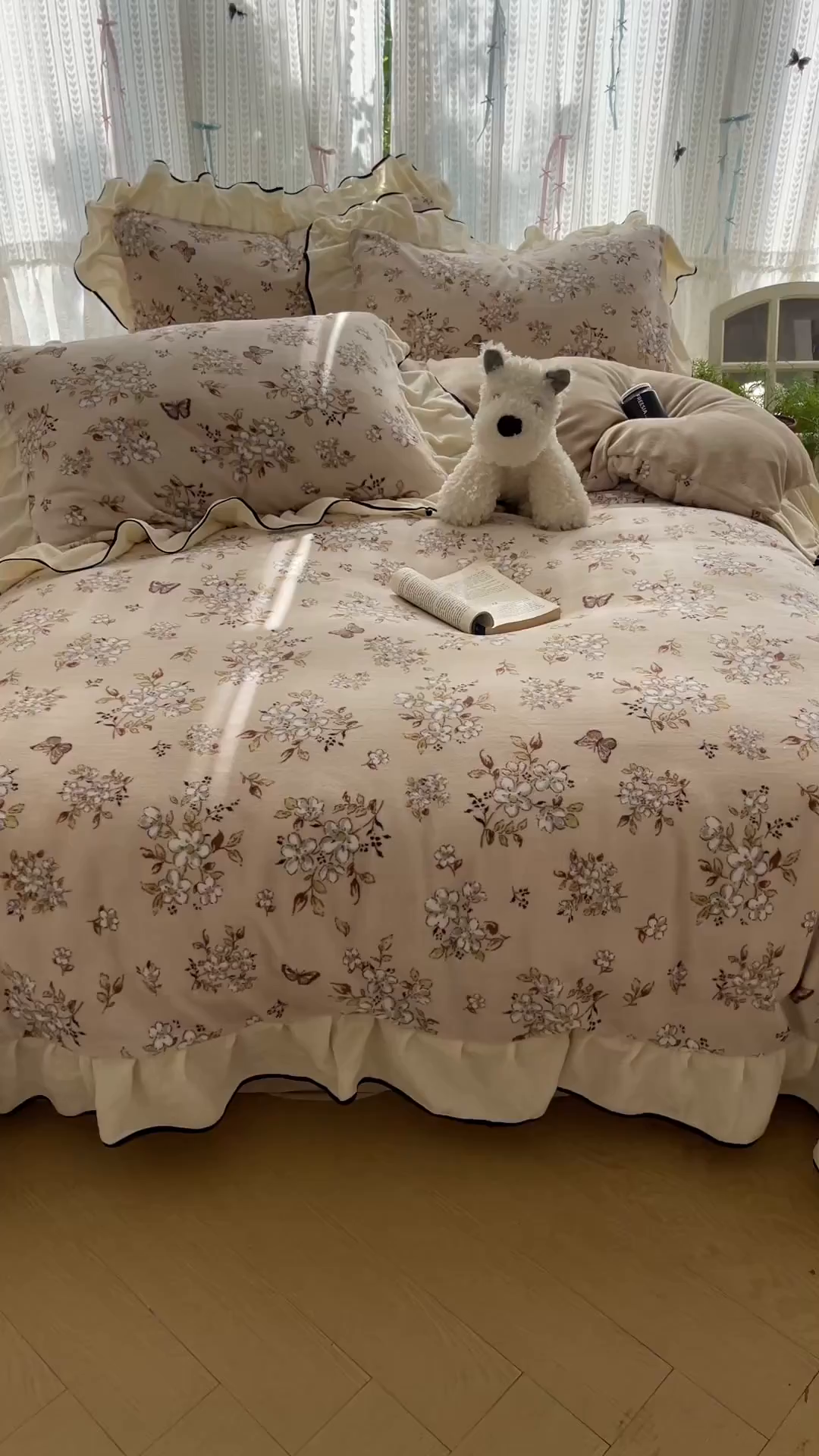 91家纺网 家纺一手货源 找家纺 桃子家居 2025新款A类法式复古碎花牛奶绒韩版花边工艺加厚牛奶绒四件套 绒花边-蝶樱