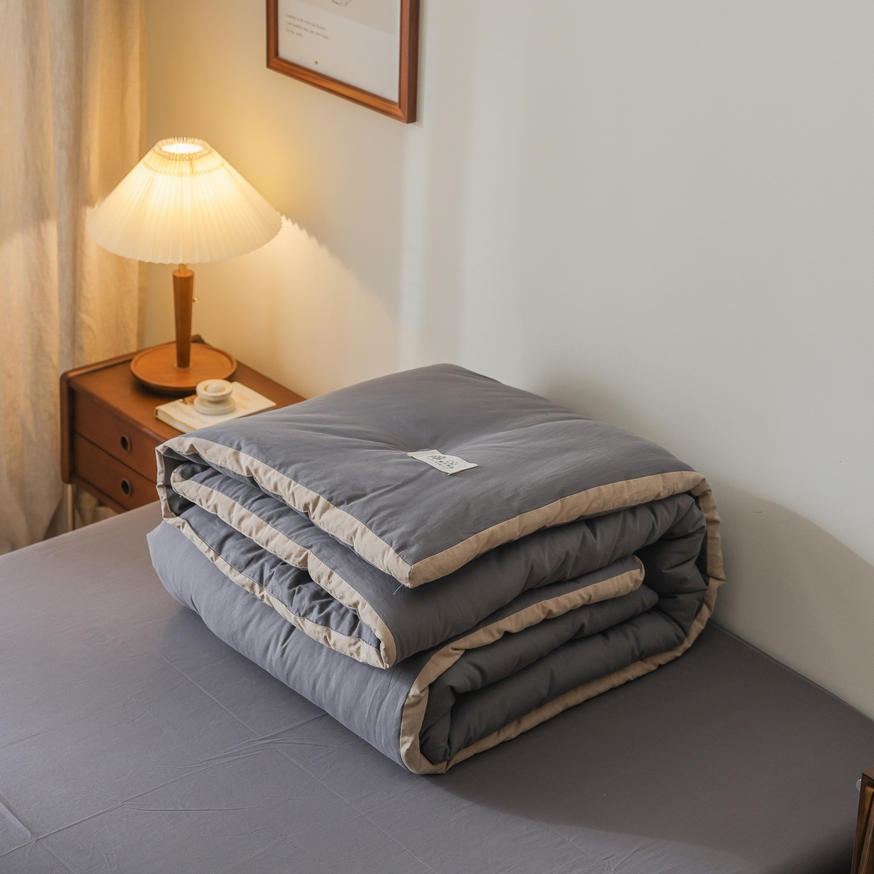 91家纺网 家纺一手货源 找家纺 雯雨家纺 2025新款里外全棉新疆棉花被被子被芯 高级灰