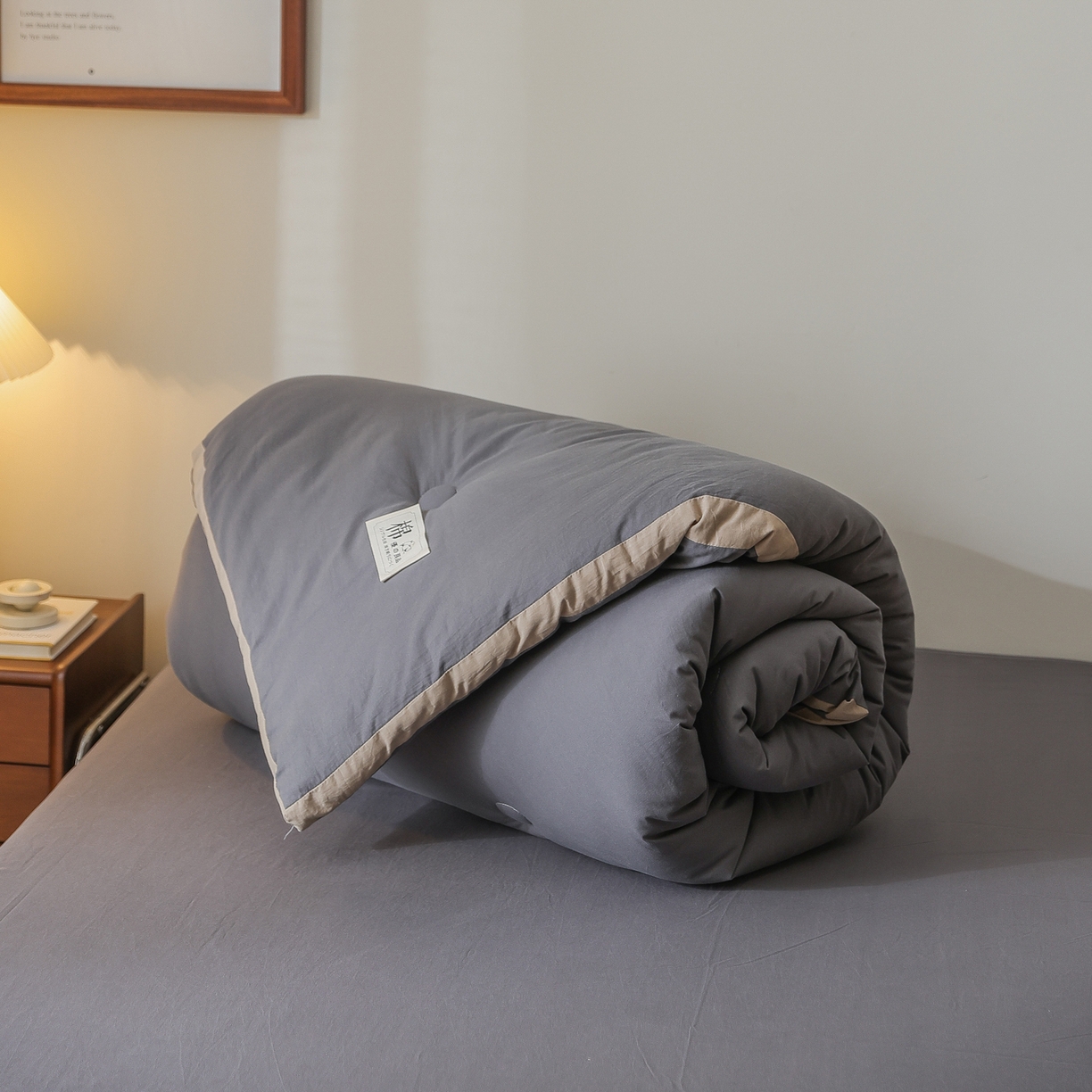 91家纺网 家纺一手货源 找家纺 雯雨家纺 2025新款里外全棉新疆棉花被被子被芯 高级灰