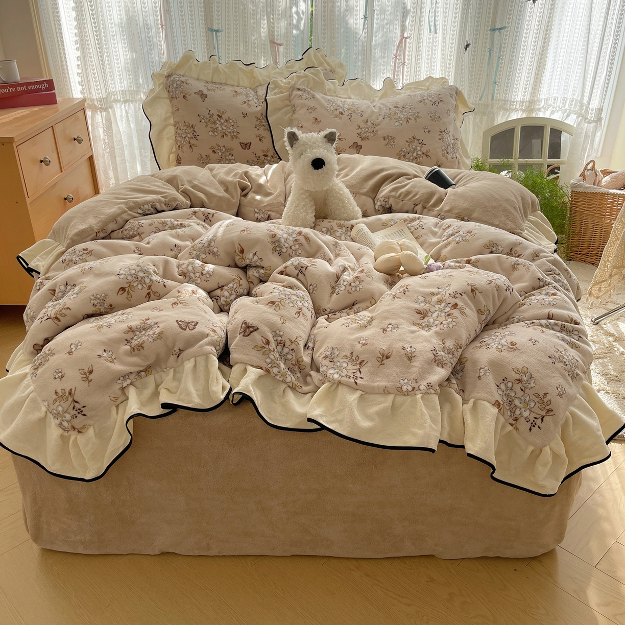 91家纺网 家纺一手货源 找家纺 （总）桃子家居 2025新款A类法式复古碎花牛奶绒韩版花边工艺加厚牛奶绒四件套