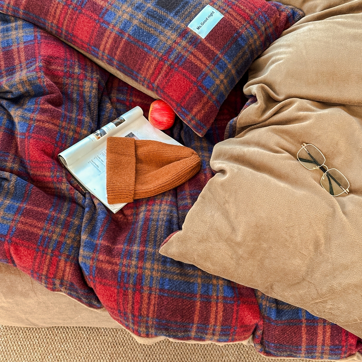 91家纺网 家纺一手货源 找家纺 蜜宿 2025新款仿羊绒牛奶绒四件套-格纹款 雪顶山楂