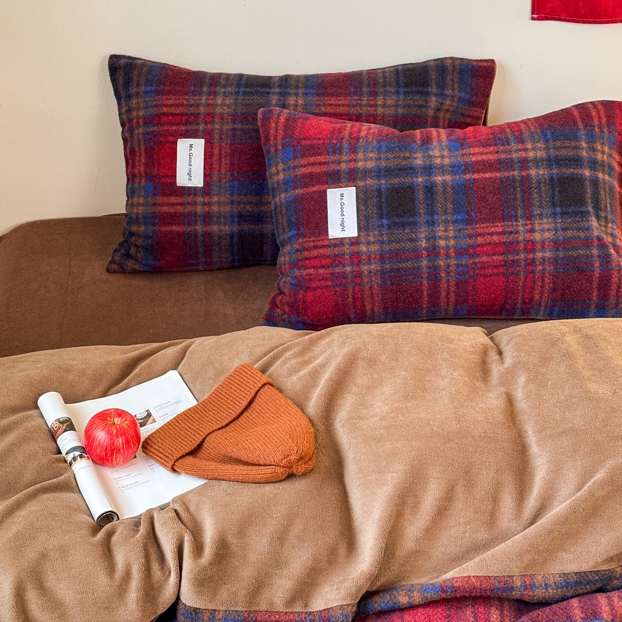 91家纺网 家纺一手货源 找家纺 蜜宿 2025新款仿羊绒牛奶绒四件套-格纹款 雪顶山楂